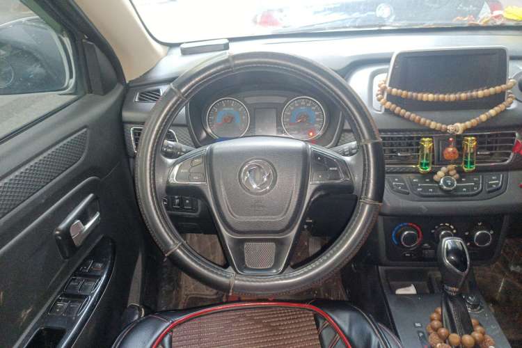 Used Dongfeng Fengon 370 2017 1.5L CVT Fashion Edition 7-Seater Steering Wheel