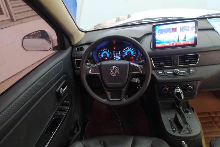 Used Dongfeng Fengon 370 2017 1.5L CVT Fashion Edition 7-Seater Steering Wheel