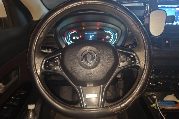 Used Dongfeng Fengon 370 2017 1.5L CVT Fashion Edition 7-Seater Steering Wheel