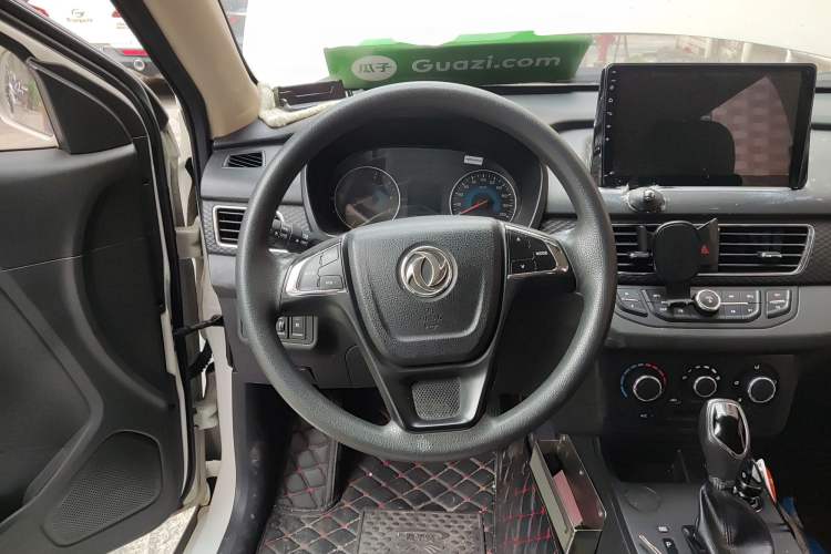 Used Dongfeng Fengon 370 2017 1.5L CVT Fashion Edition 7-Seater Steering Wheel