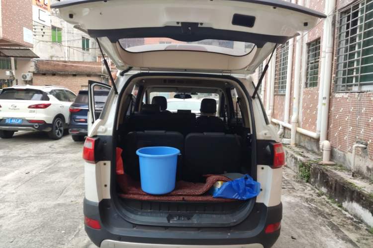 Used Dongfeng Fengon 370 2017 1.5L CVT Fashion Edition 7-Seater Trunk