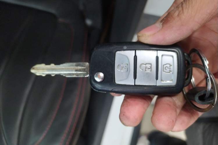 Used Dongfeng Fengon 370 2017 1.5L CVT Fashion Edition 7-Seater Vehicle Key
