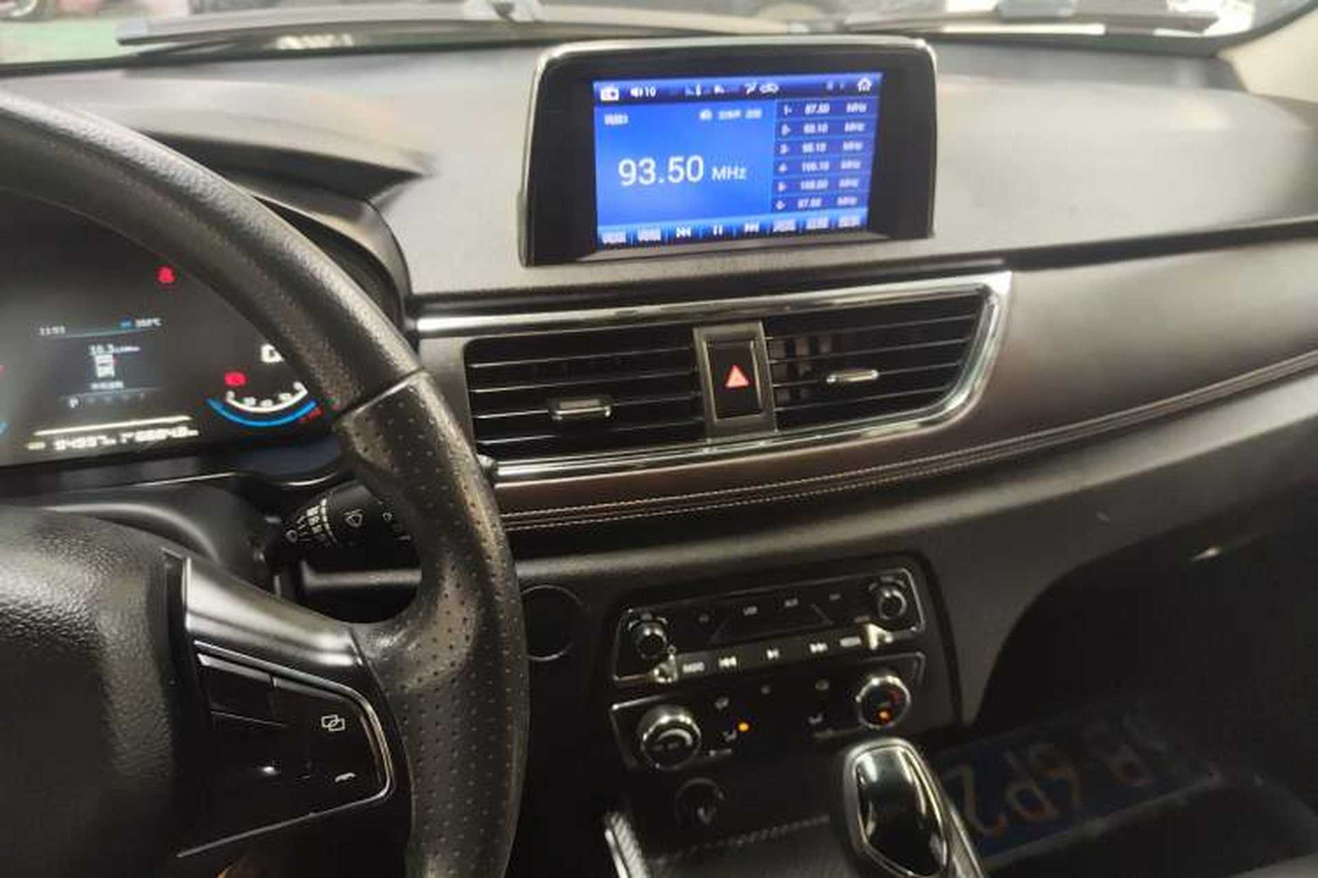 Used Dongfeng Fengon 370 2018 S370 1.5L CVT Luxury 7-Seater Audio And AC Panel
