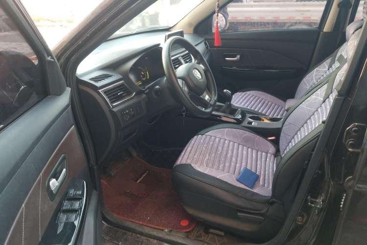 Used Dongfeng Fengon 370 2018 S370 1.5L Manual Luxury 7-Seater Driver Seat