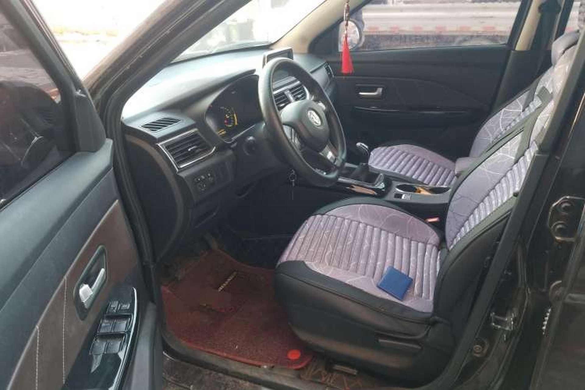 Used Dongfeng Fengon 370 2018 S370 1.5L Manual Luxury 7-Seater Driver Seat