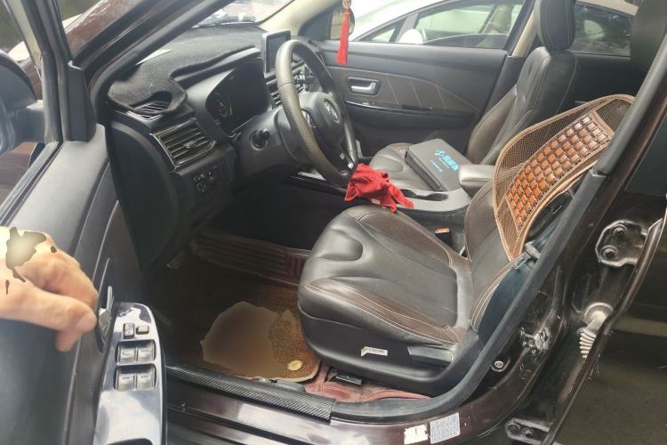 Used Dongfeng Fengon 370 2018 S370 1.5L CVT Luxury 7-Seater Driver Seat