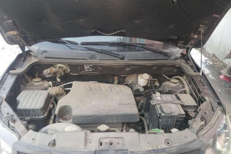 Used Dongfeng Fengon 370 2018 S370 1.5L Manual Luxury 7-Seater Engine Bay