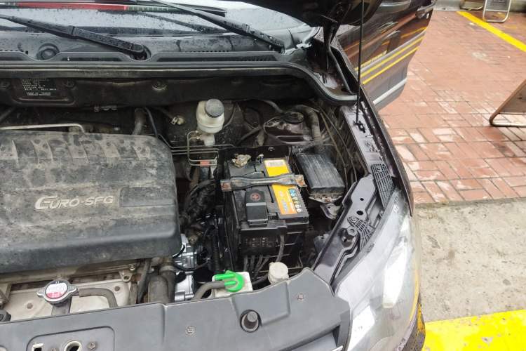 Used Dongfeng Fengon 370 2018 S370 1.5L CVT Luxury 7-Seater Engine Bay Left