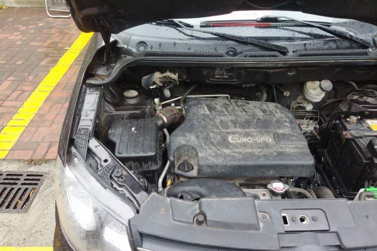 Used Dongfeng Fengon 370 2018 S370 1.5L CVT Luxury 7-Seater Engine Bay Right