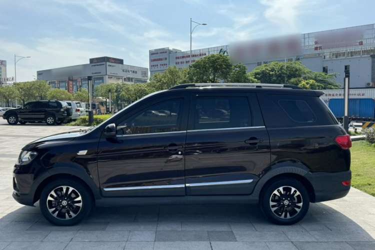 Used Dongfeng Fengon 370 2018 S370 1.5L CVT Luxury 7-Seater Exterior 4