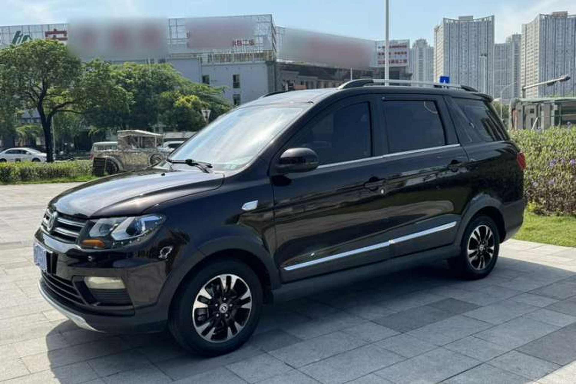 Used Dongfeng Fengon 370 2018 S370 1.5L CVT Luxury 7-Seater Front Left 45 Deg