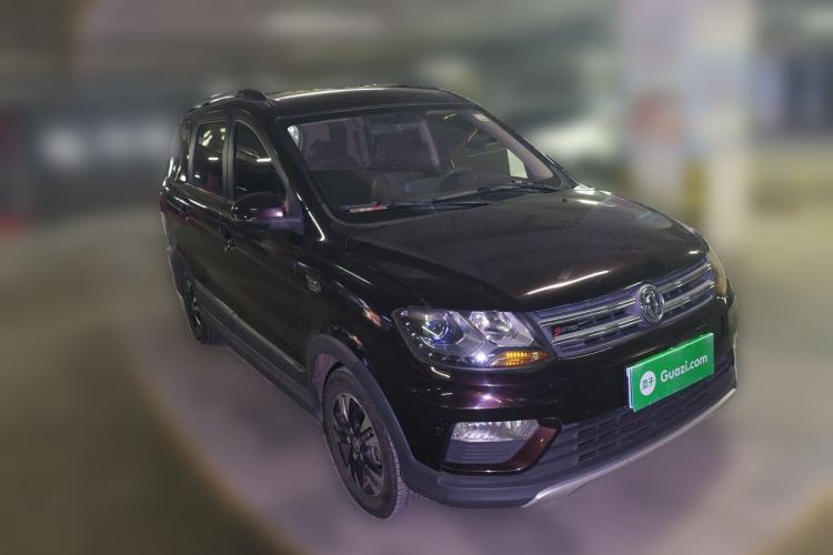 Used Dongfeng Fengon 370 2018 S370 1.5L CVT Luxury 7-Seater Front Right 45 Deg