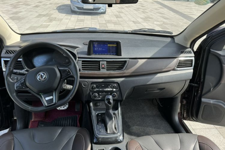 Used Dongfeng Fengon 370 2018 S370 1.5L CVT Luxury 7-Seater Interior 1