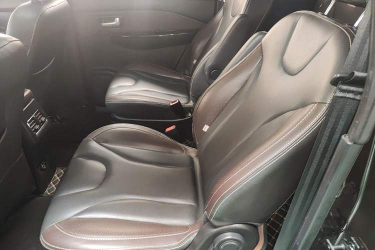 Used Dongfeng Fengon 370 2018 S370 1.5L CVT Luxury 7-Seater Left Rear Seat