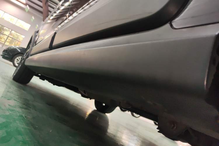Used Dongfeng Fengon 370 2018 S370 1.5L CVT Luxury 7-Seater Left Side Sill