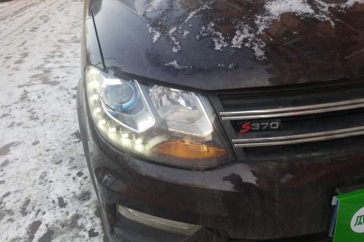 Used Dongfeng Fengon 370 2018 S370 1.5L Manual Luxury 7-Seater Right Front Headlight