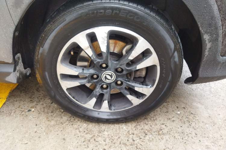 Used Dongfeng Fengon 370 2018 S370 1.5L CVT Luxury 7-Seater Right Front Wheel Hub