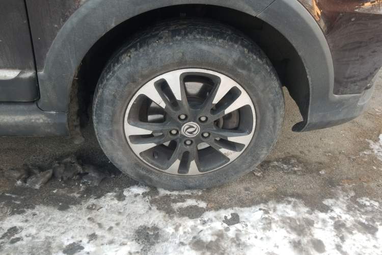 Used Dongfeng Fengon 370 2018 S370 1.5L Manual Luxury 7-Seater Right Front Wheel Hub