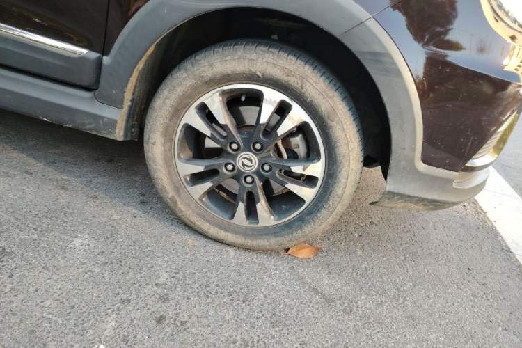 Used Dongfeng Fengon 370 2018 S370 1.5L CVT Luxury 7-Seater Right Front Wheel Hub