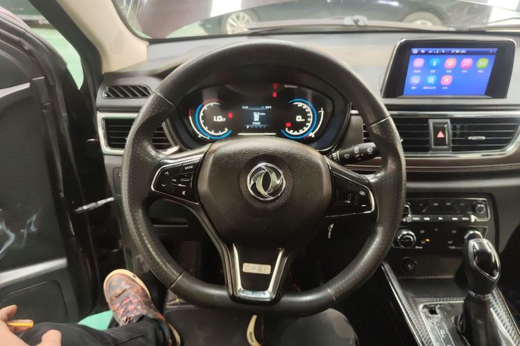 Used Dongfeng Fengon 370 2018 S370 1.5L CVT Luxury 7-Seater Steering Wheel