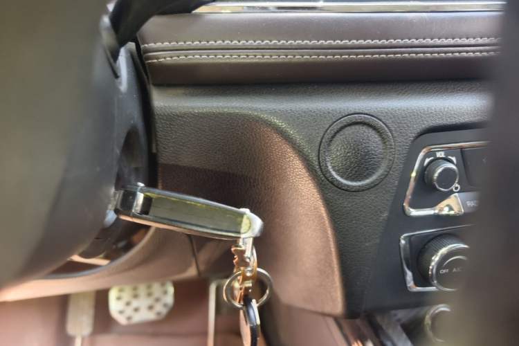Used Dongfeng Fengon 370 2018 S370 1.5L CVT Luxury 7-Seater Vehicle Key