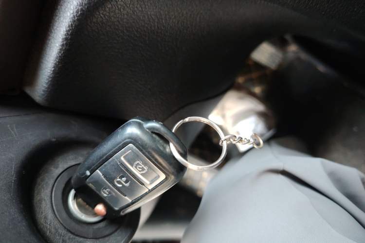 Used Dongfeng Fengon 370 2018 S370 1.5L CVT Luxury 7-Seater Vehicle Key