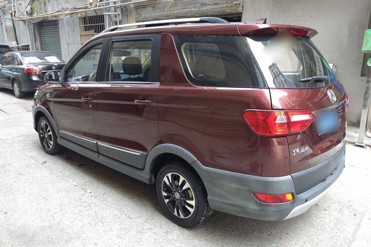 Used Dongfeng Fengon 370 2018 S370 1.5L CVT Luxury Model 5 Seats Exterior 3