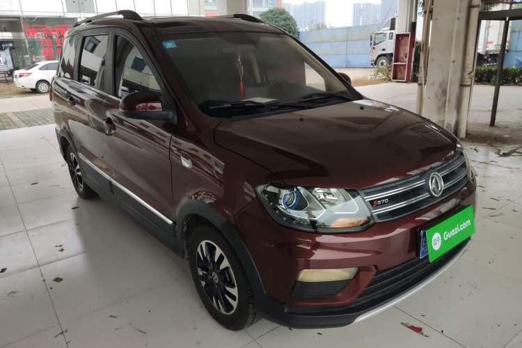 Used Dongfeng Fengon 370 2018 S370 1.5L CVT Luxury 7-Seater Front Right 45 Deg