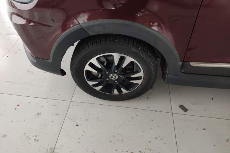 Used Dongfeng Fengon 370 2018 S370 1.5L CVT Luxury 7-Seater Left Front Wheel Hub