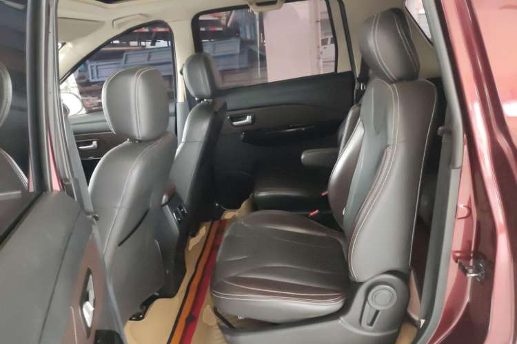 Used Dongfeng Fengon 370 2018 S370 1.5L CVT Luxury 7-Seater Left Rear Seat