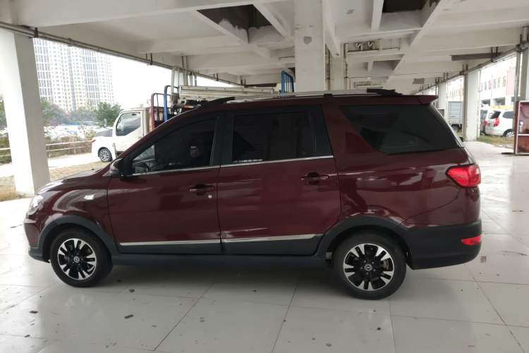 Used Dongfeng Fengon 370 2018 S370 1.5L CVT Luxury 7-Seater Left Side