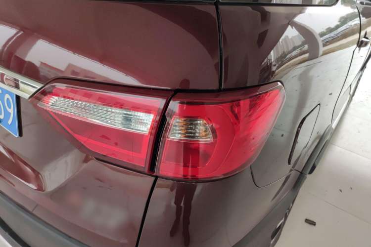 Used Dongfeng Fengon 370 2018 S370 1.5L CVT Luxury 7-Seater Right Rear Taillight