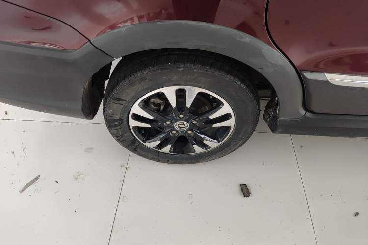 Used Dongfeng Fengon 370 2018 S370 1.5L CVT Luxury 7-Seater Right Rear Wheel Hub