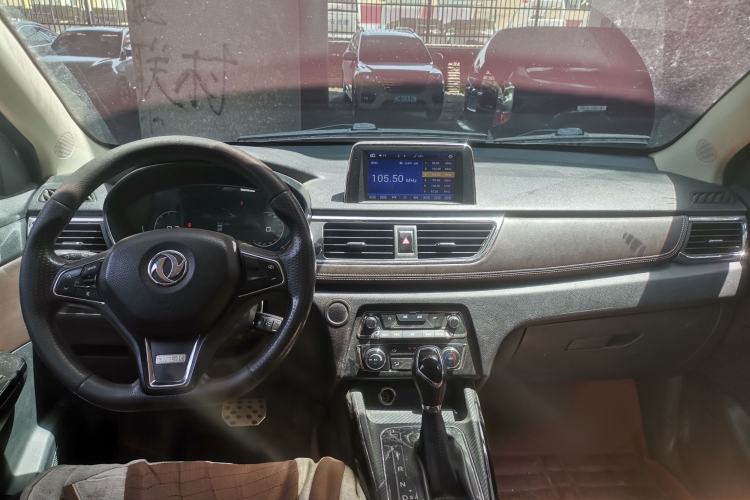 Used Dongfeng Fengon 370 2018 S370 1.5L CVT Luxury 7-Seater Audio And AC Panel