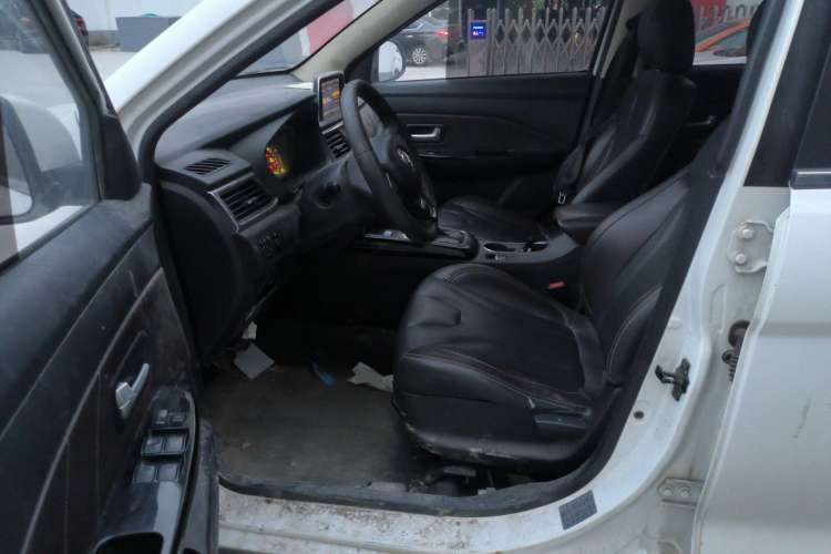 Used Dongfeng Fengon 370 2018 S370 1.5L CVT Luxury 7-Seater Driver Seat