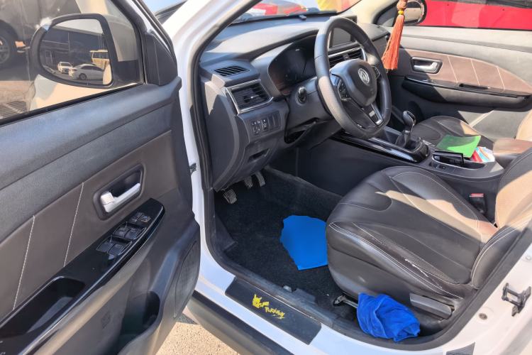 Used Dongfeng Fengon 370 2018 S370 1.5L Manual Luxury 7-Seater Driver Seat
