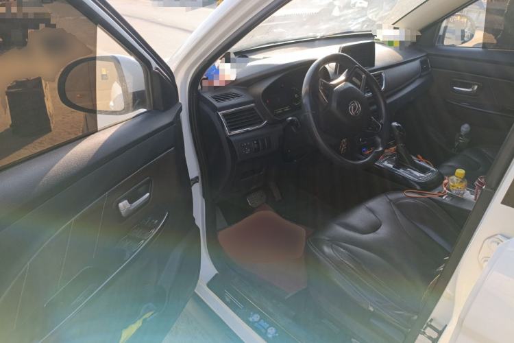 Used Dongfeng Fengon 370 2018 S370 1.5L CVT Luxury 7-Seater Driver Seat