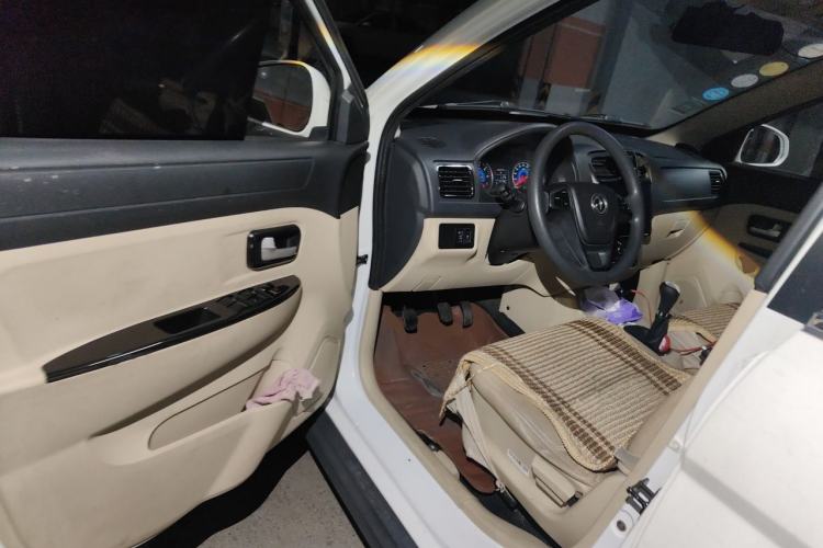 Used Dongfeng Fengon 370 2018 S370 1.5L Manual Luxury 7-Seater Driver Seat