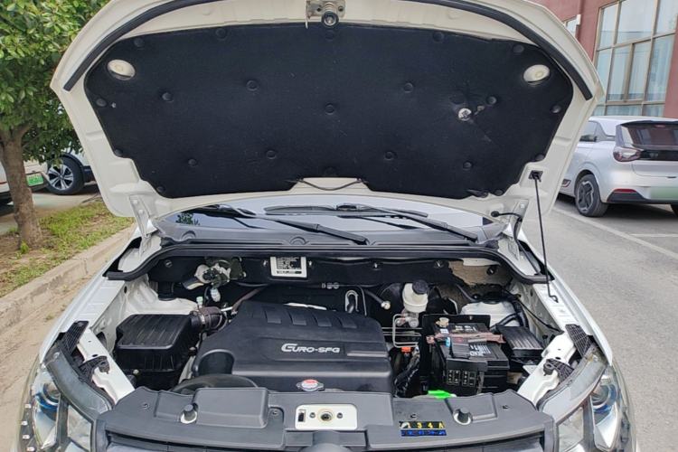 Used Dongfeng Fengon 370 2018 S370 1.5L CVT Luxury 7-Seater Engine Bay