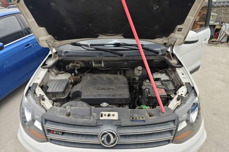 Used Dongfeng Fengon 370 2018 S370 1.5L CVT Luxury 7-Seater Engine Bay