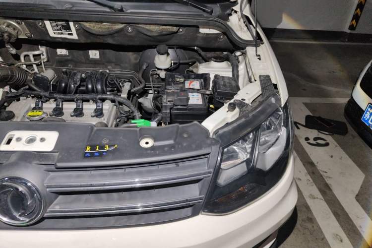 Used Dongfeng Fengon 370 2018 S370 1.5L Manual Luxury 7-Seater Engine Bay Left