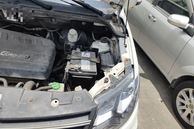 Used Dongfeng Fengon 370 2018 S370 1.5L CVT Luxury 7-Seater Engine Bay Left