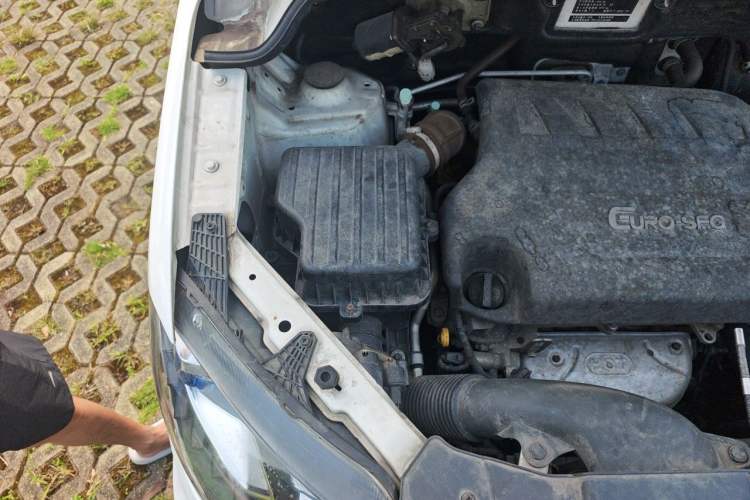 Used Dongfeng Fengon 370 2018 S370 1.5L CVT Luxury 7-Seater Engine Bay Right
