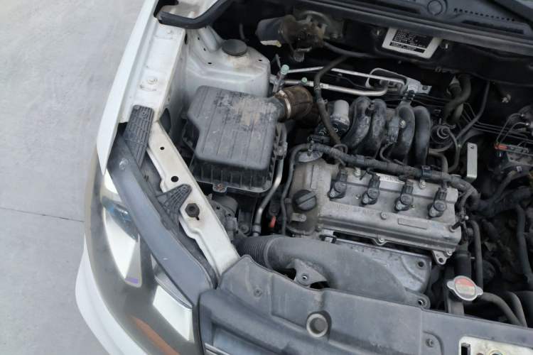 Used Dongfeng Fengon 370 2018 S370 1.5L CVT Luxury 7-Seater Engine Bay Right