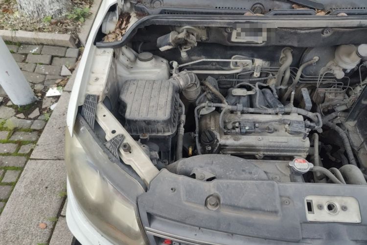 Used Dongfeng Fengon 370 2018 S370 1.5L Manual Luxury 5-Seater Engine Bay Right