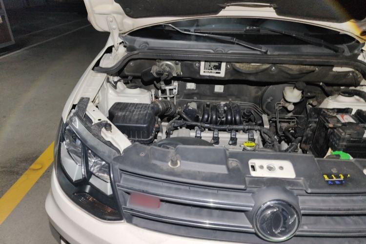 Used Dongfeng Fengon 370 2018 S370 1.5L Manual Luxury 7-Seater Engine Bay Right