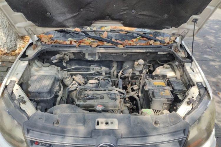 Used Dongfeng Fengon 370 2018 S370 1.5L Manual Luxury 5-Seater Engine Bay