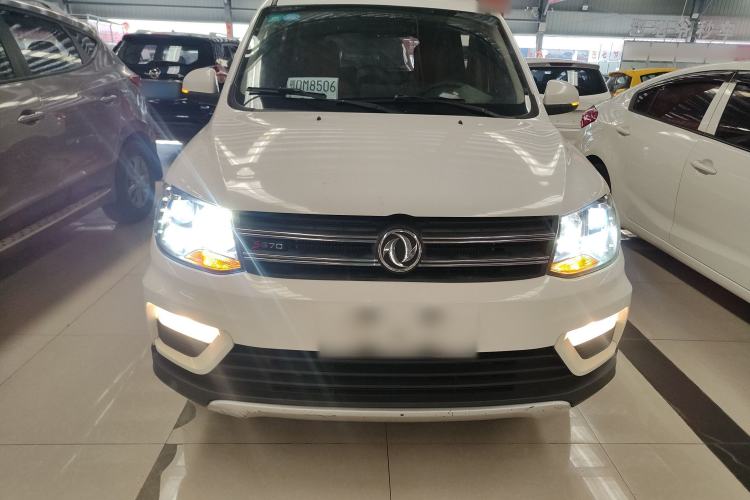 Used Dongfeng Fengon 370 2018 S370 1.5L Manual Luxury 5-Seater Exterior 1