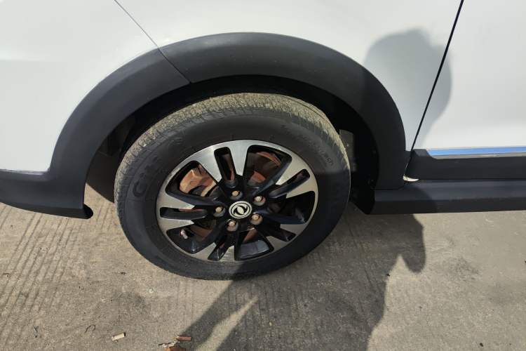 Used Dongfeng Fengon 370 2018 S370 1.5L CVT Luxury 7-Seater Exterior 2