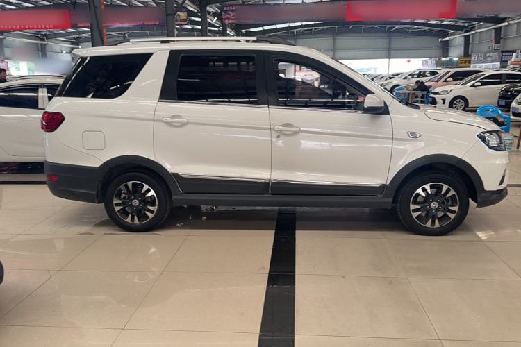 Used Dongfeng Fengon 370 2018 S370 1.5L Manual Luxury 5-Seater Exterior 2